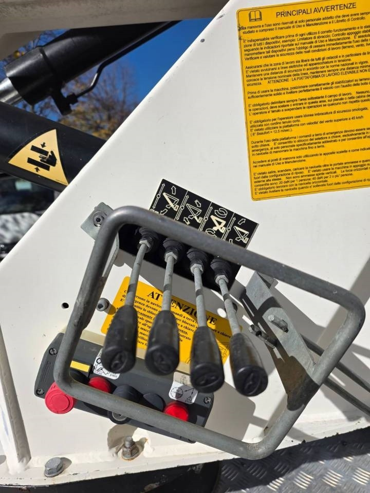 GSR E219PX E4 - Automobilová plošina: obrázok 4 GSR E219PX E4 - Automobilová plošina: obrázok 4