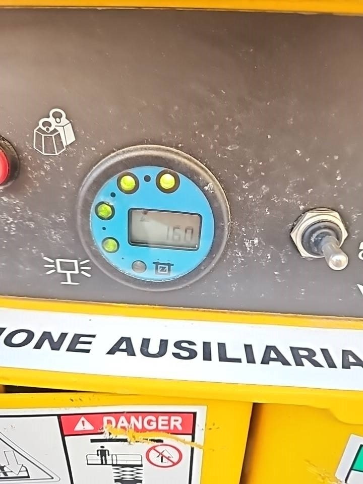 Haulotte Compact 10 N - Samohybná plošiny: obrázok 4 Haulotte Compact 10 N - Samohybná plošiny: obrázok 4