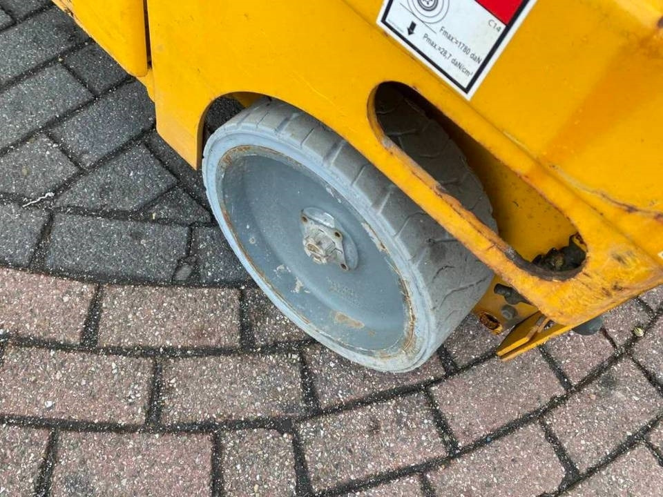 Samohybná plošiny Haulotte Compact 14: obrázok 6