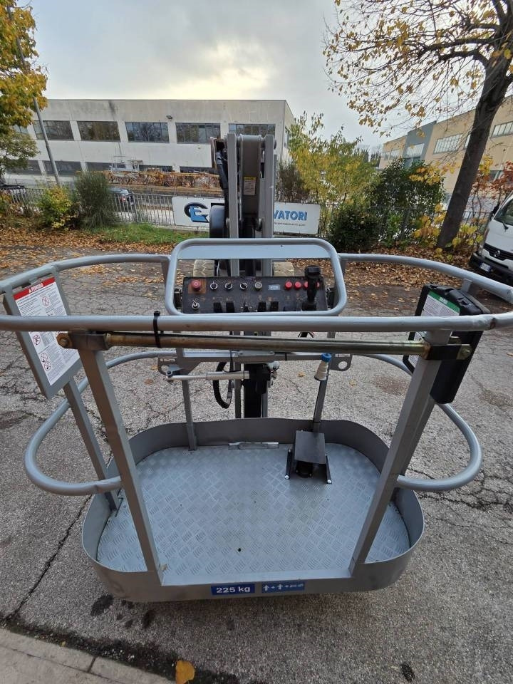 Niftylift HR 15 HDE - Kĺbová pracovná plošina: obrázok 2 Niftylift HR 15 HDE - Kĺbová pracovná plošina: obrázok 2