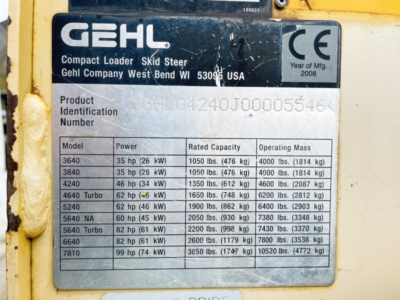 Gehl SL4240 (3746) - Šmykom riadený nakladač: obrázok 3 Gehl SL4240 (3746) - Šmykom riadený nakladač: obrázok 3