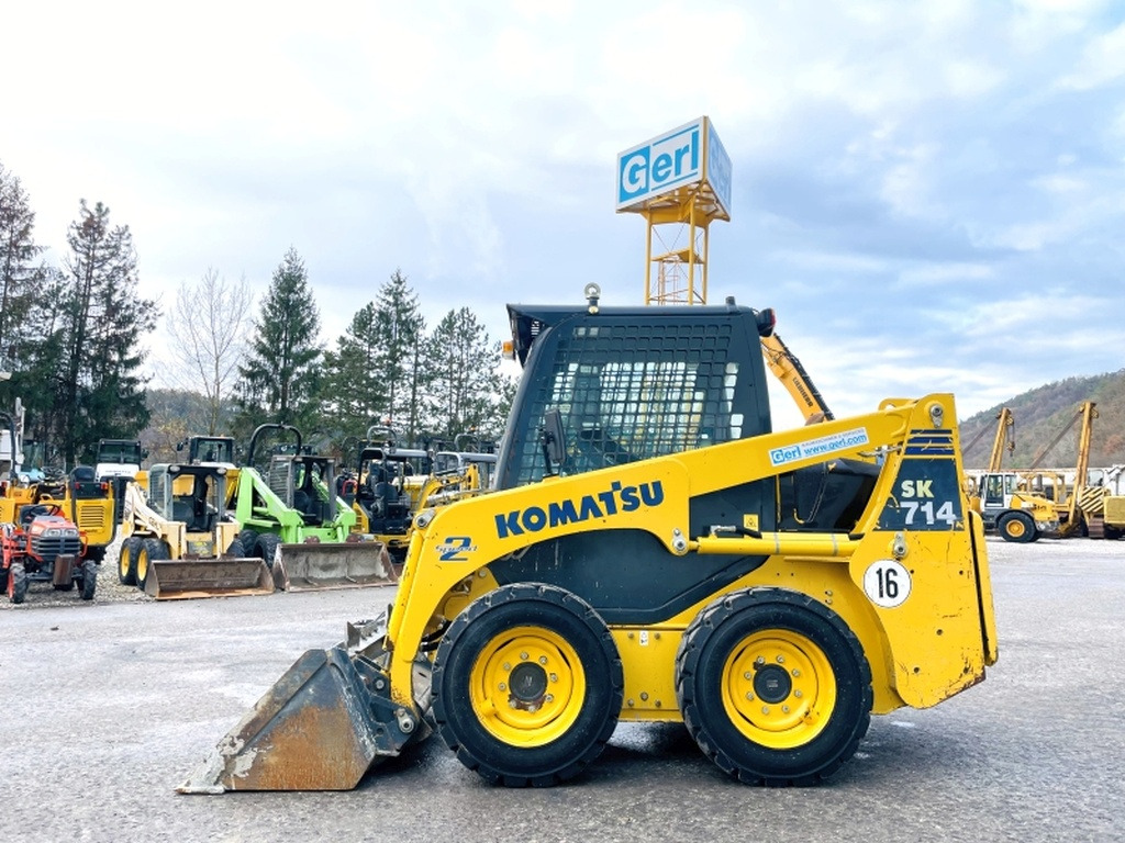 Komatsu SK714 (3906) - Šmykom riadený nakladač: obrázok 1 Komatsu SK714 (3906) - Šmykom riadený nakladač: obrázok 1
