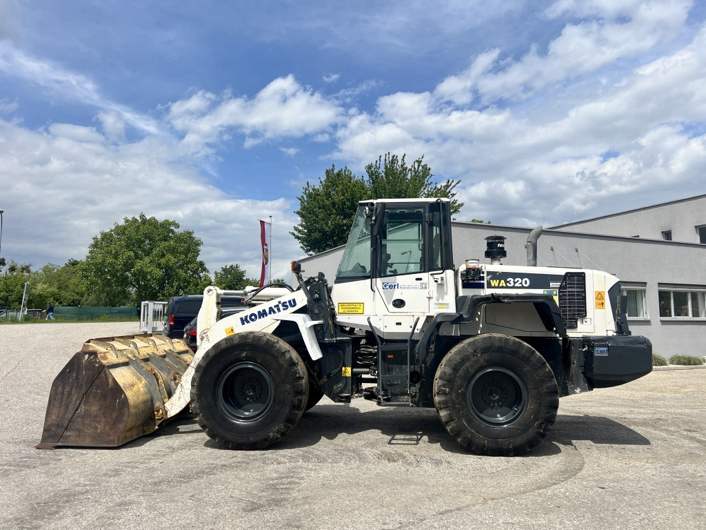 Komatsu WA 320-6 (111584) - Kolesový nakladač: obrázok 1 Komatsu WA 320-6 (111584) - Kolesový nakladač: obrázok 1