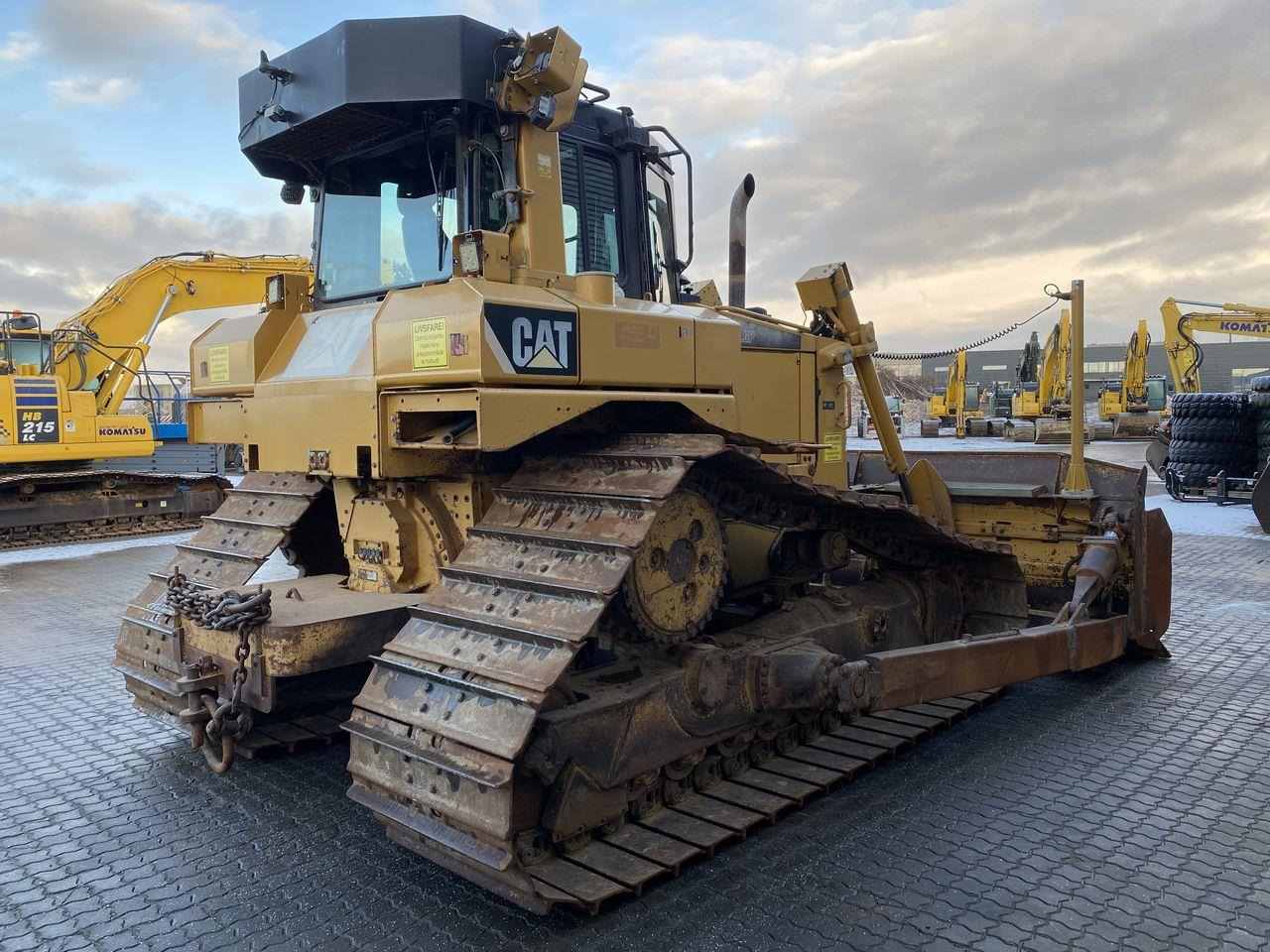 Caterpillar D6T LGP - Buldozér: obrázok 4 Caterpillar D6T LGP - Buldozér: obrázok 4