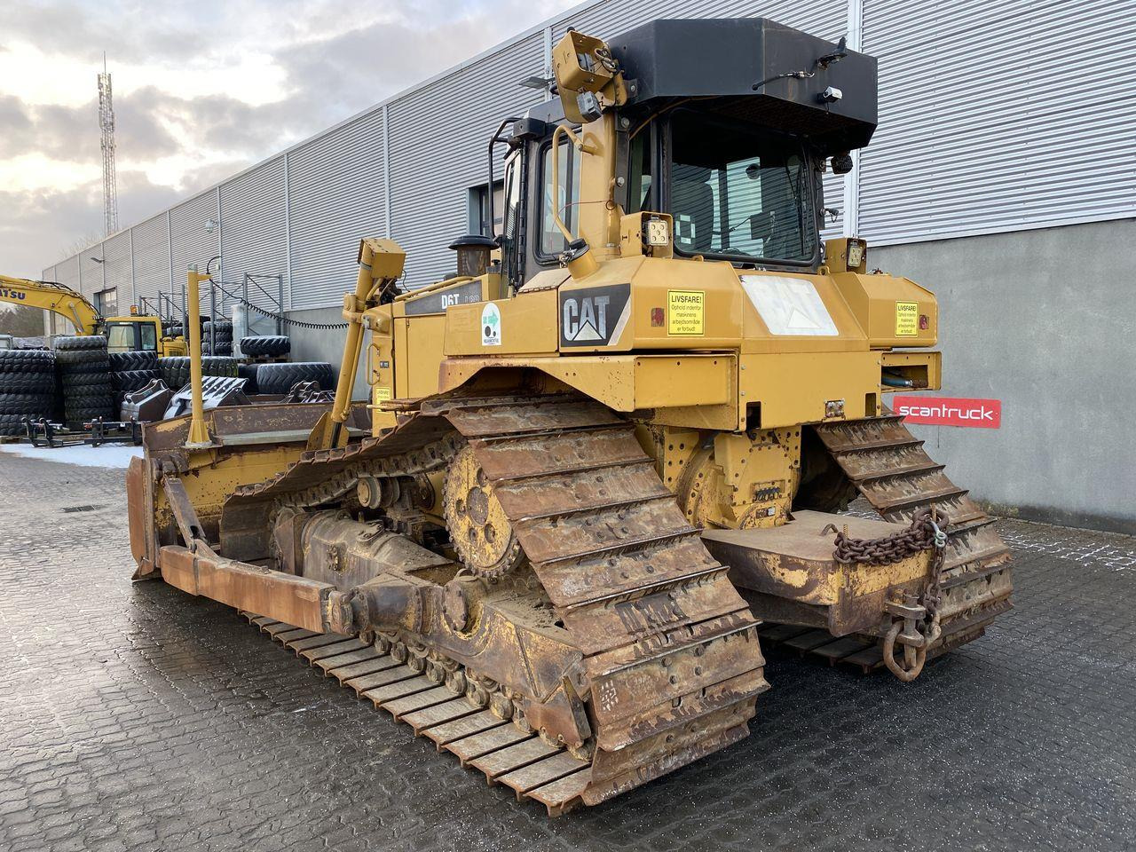 Caterpillar D6T LGP - Buldozér: obrázok 2 Caterpillar D6T LGP - Buldozér: obrázok 2