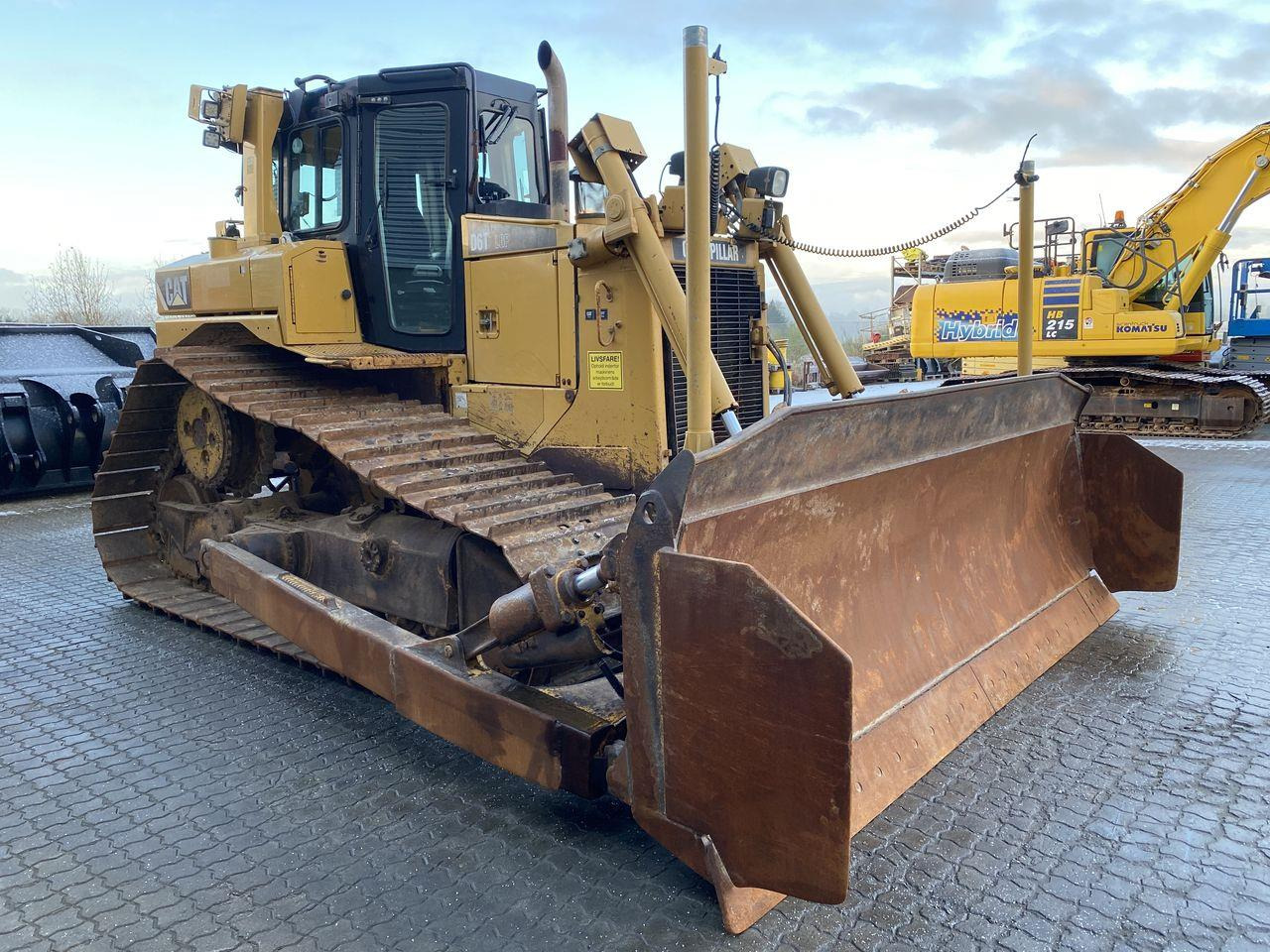 Caterpillar D6T LGP - Buldozér: obrázok 5 Caterpillar D6T LGP - Buldozér: obrázok 5