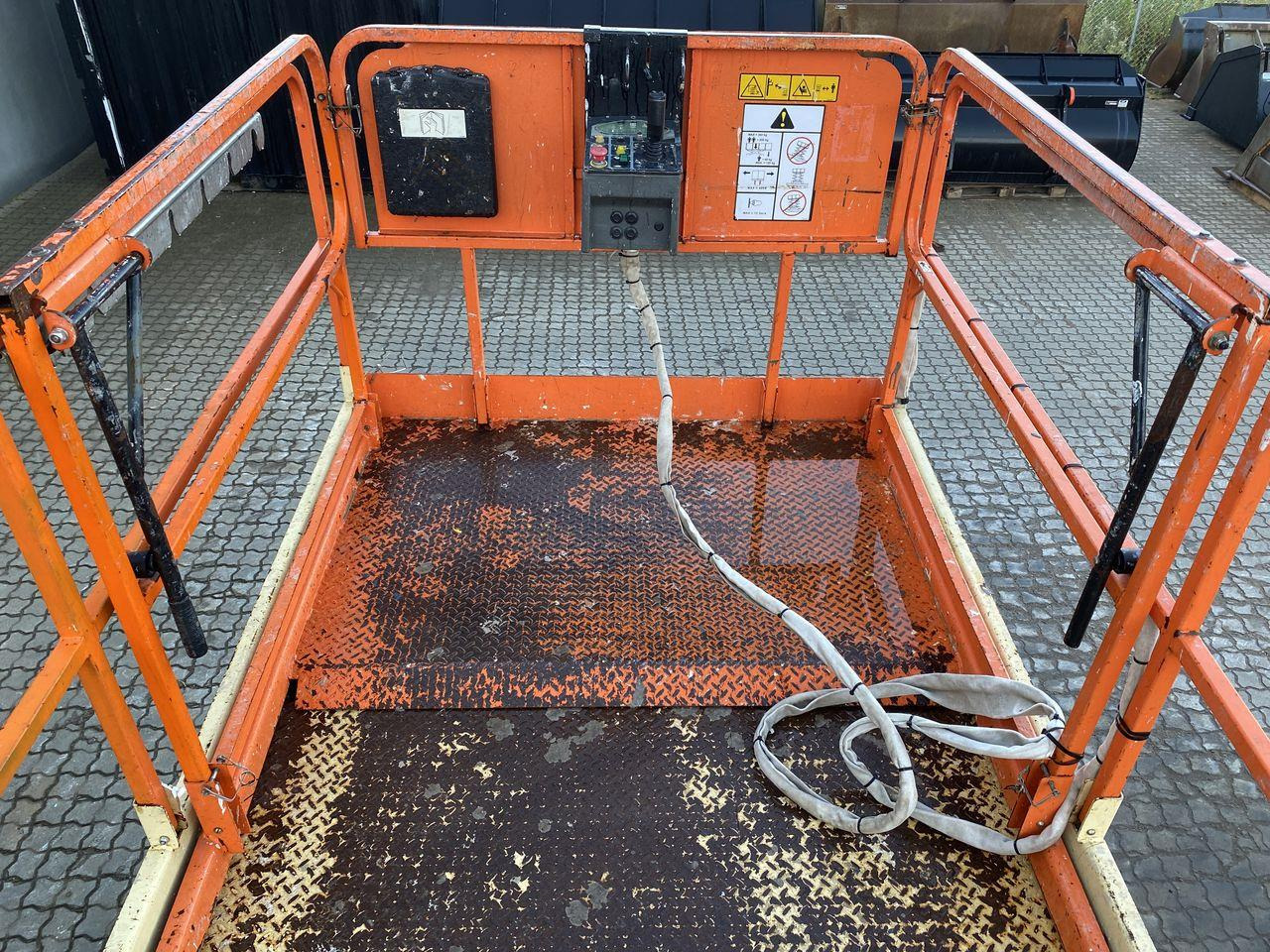 JLG 4069LE - Samohybná plošiny: obrázok 3 JLG 4069LE - Samohybná plošiny: obrázok 3