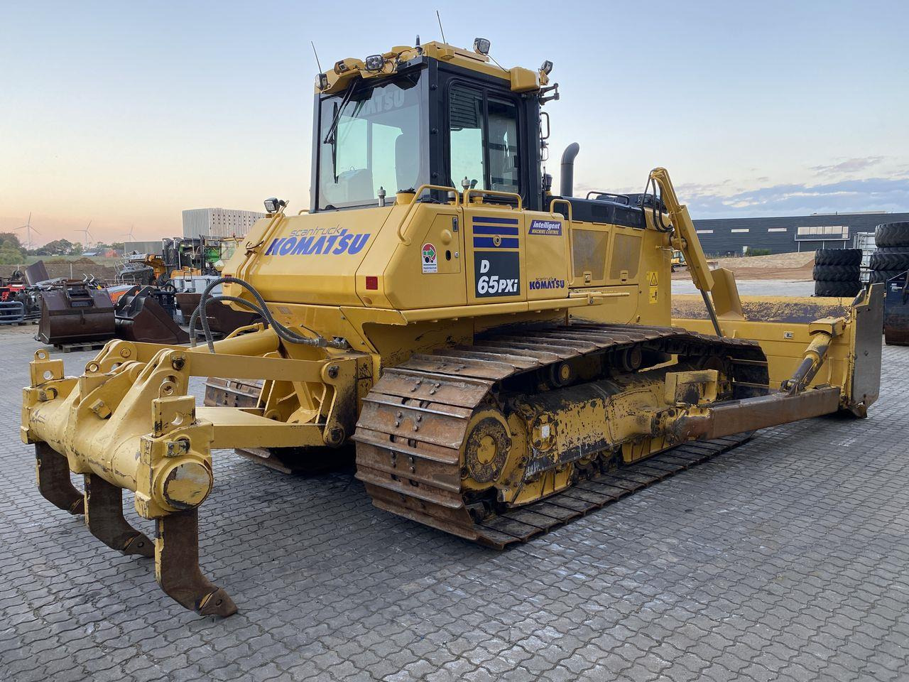Komatsu D65PXI-18EO - Buldozér: obrázok 4 Komatsu D65PXI-18EO - Buldozér: obrázok 4