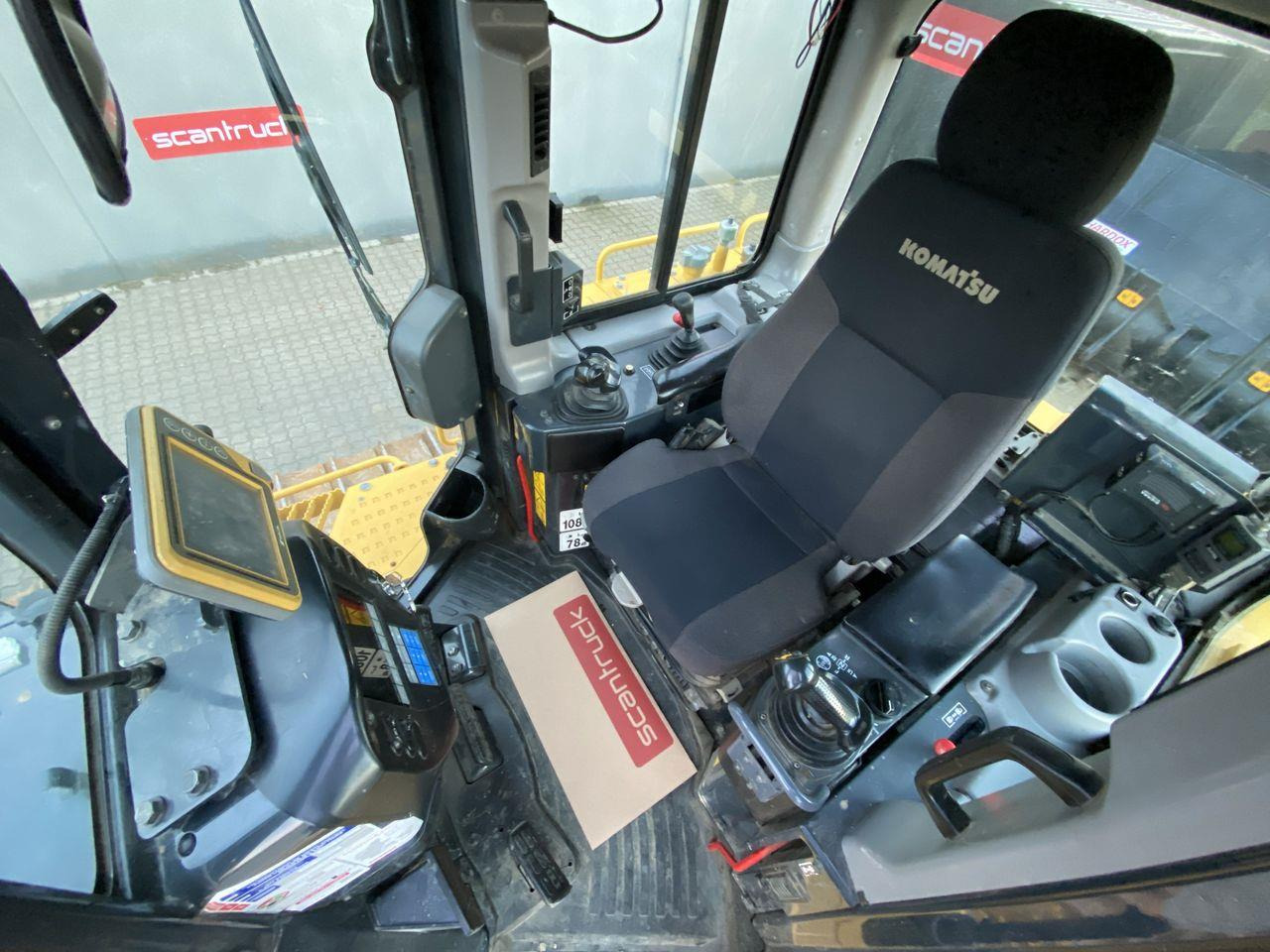 Komatsu D65PXI-18EO - Buldozér: obrázok 3 Komatsu D65PXI-18EO - Buldozér: obrázok 3