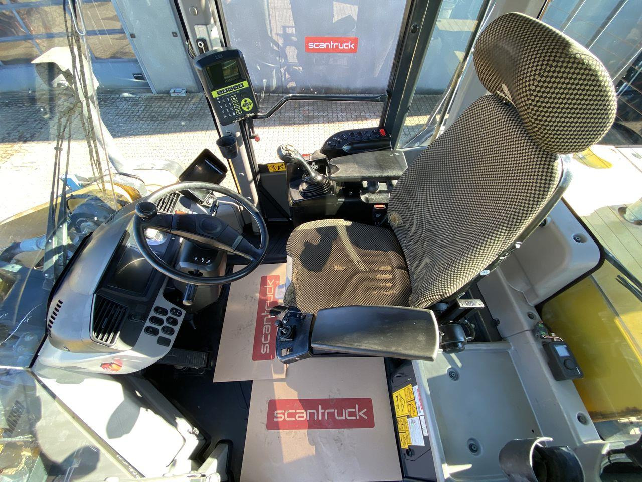 Komatsu WA470-7 - Kolesový nakladač: obrázok 3 Komatsu WA470-7 - Kolesový nakladač: obrázok 3