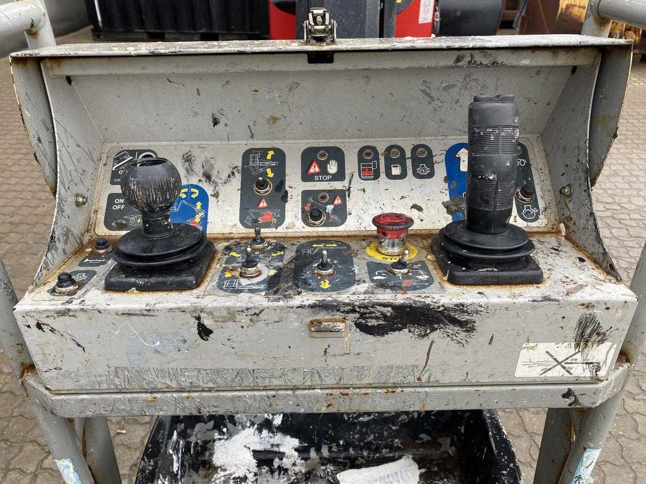 Manitou MANGO12 - Kĺbová pracovná plošina: obrázok 3 Manitou MANGO12 - Kĺbová pracovná plošina: obrázok 3