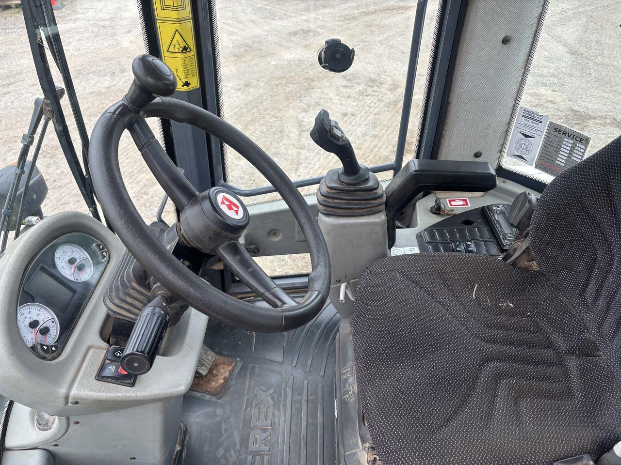 Terex TL100 - Kĺbový nakladač: obrázok 3 Terex TL100 - Kĺbový nakladač: obrázok 3