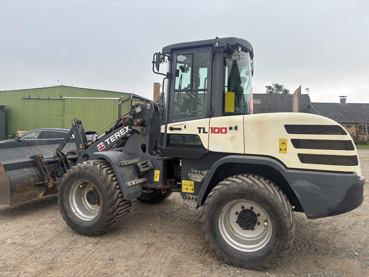 Terex TL100 - Kĺbový nakladač: obrázok 5 Terex TL100 - Kĺbový nakladač: obrázok 5