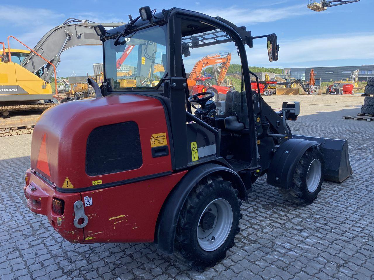 Weidemann 2070 - Kĺbový nakladač: obrázok 4 Weidemann 2070 - Kĺbový nakladač: obrázok 4