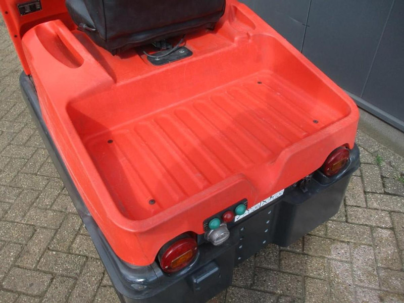 Linde P 60 - Elektricky tahač: obrázok 4 Linde P 60 - Elektricky tahač: obrázok 4