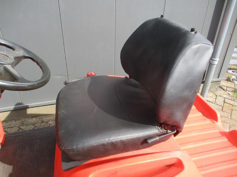 Linde P 60 - Elektricky tahač: obrázok 5 Linde P 60 - Elektricky tahač: obrázok 5