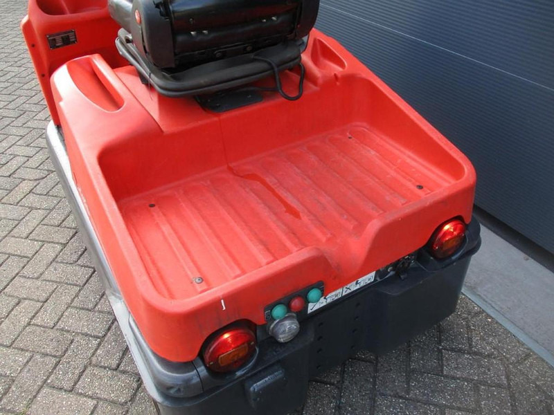 Linde P 60 - Elektricky tahač: obrázok 4 Linde P 60 - Elektricky tahač: obrázok 4