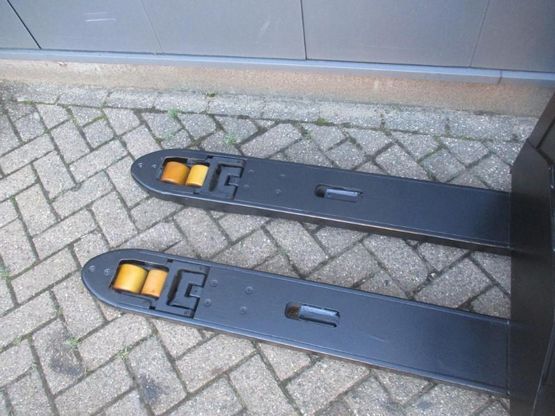 Toyota LPE 200 - Paletový vozík: obrázok 5 Toyota LPE 200 - Paletový vozík: obrázok 5