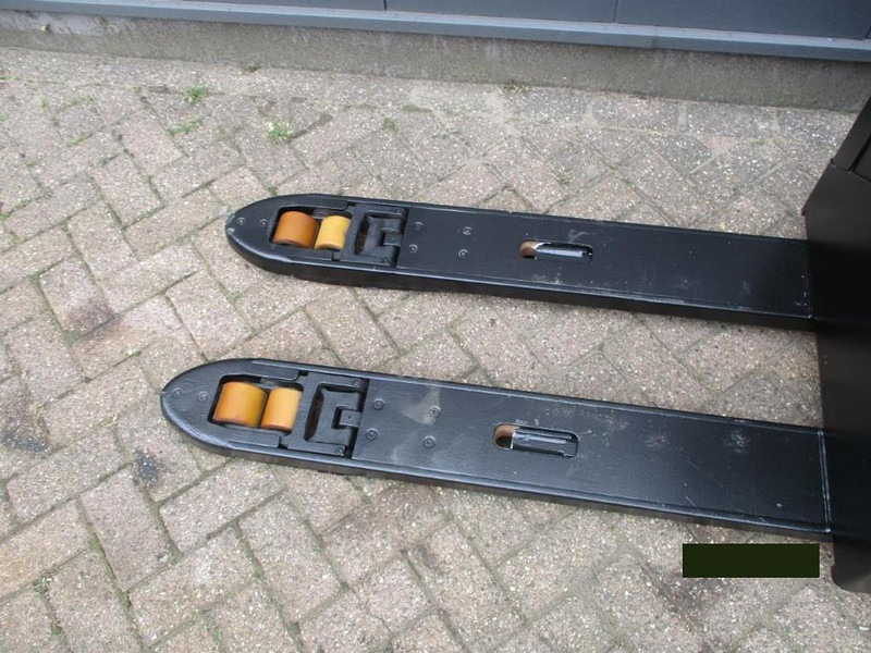 Toyota LPE 200 - Paletový vozík: obrázok 4 Toyota LPE 200 - Paletový vozík: obrázok 4