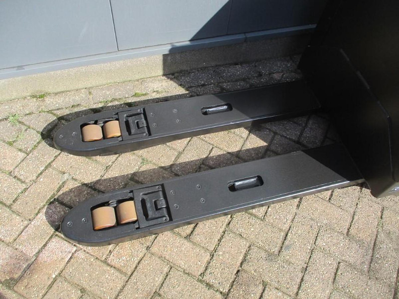 Toyota LPE200 - Paletový vozík: obrázok 4 Toyota LPE200 - Paletový vozík: obrázok 4