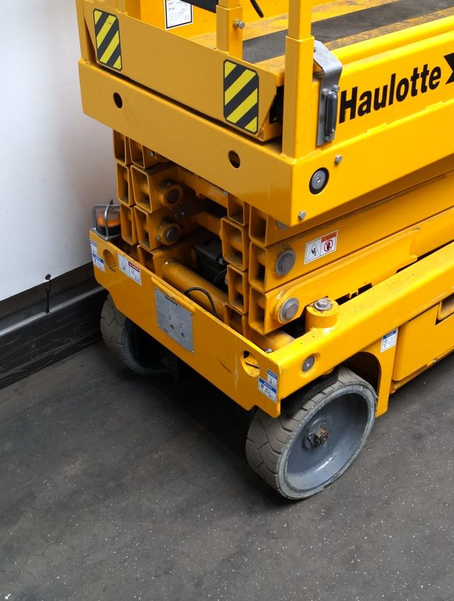 Haulotte Compact 10N - Samohybná plošiny: obrázok 3 Haulotte Compact 10N - Samohybná plošiny: obrázok 3