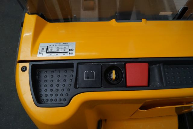 Jungheinrich EJC112 - Stohovač: obrázok 4 Jungheinrich EJC112 - Stohovač: obrázok 4