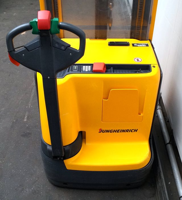 Jungheinrich EJC214 - Stohovač: obrázok 3 Jungheinrich EJC214 - Stohovač: obrázok 3