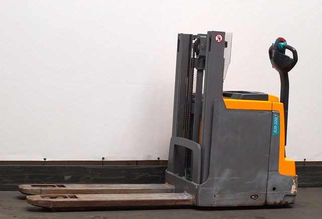 Jungheinrich EJD220 - Stohovač: obrázok 1 Jungheinrich EJD220 - Stohovač: obrázok 1