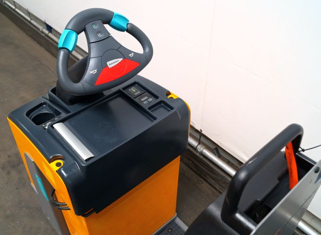 Jungheinrich EZS130 - Elektricky tahač: obrázok 3 Jungheinrich EZS130 - Elektricky tahač: obrázok 3