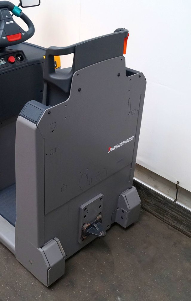 Jungheinrich EZS350 - Elektricky tahač: obrázok 4 Jungheinrich EZS350 - Elektricky tahač: obrázok 4
