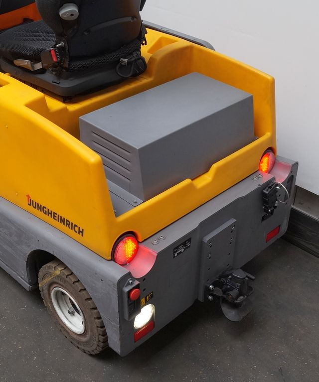 Jungheinrich EZS570 - Elektricky tahač: obrázok 4 Jungheinrich EZS570 - Elektricky tahač: obrázok 4
