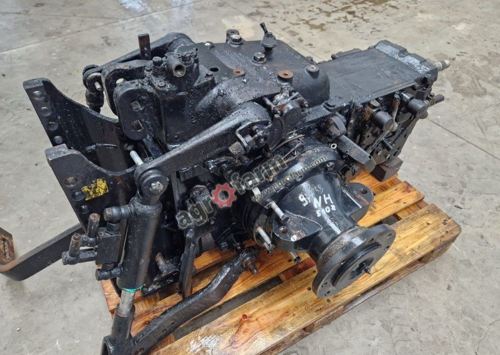 MOST TYLNY NEW HOLLAND T4.90N 87559163 - Transmisie: obrázok 4 MOST TYLNY NEW HOLLAND T4.90N 87559163 - Transmisie: obrázok 4