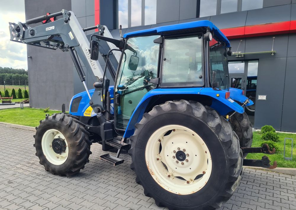 New Holland T5040 - Traktor: obrázok 3 New Holland T5040 - Traktor: obrázok 3