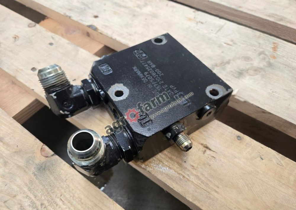 Pokrywa końcowa Valtra T170, T171, T140 - Hydraulika: obrázok 1 Pokrywa końcowa Valtra T170, T171, T140 - Hydraulika: obrázok 1