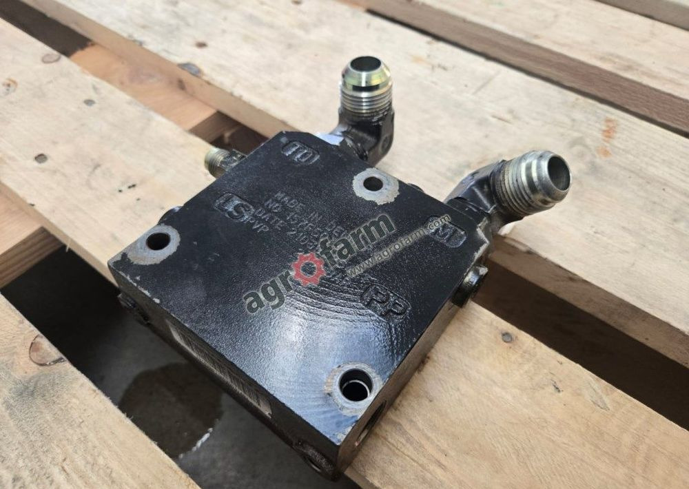 Pokrywa końcowa Valtra T170, T171, T140 - Hydraulika: obrázok 2 Pokrywa końcowa Valtra T170, T171, T140 - Hydraulika: obrázok 2