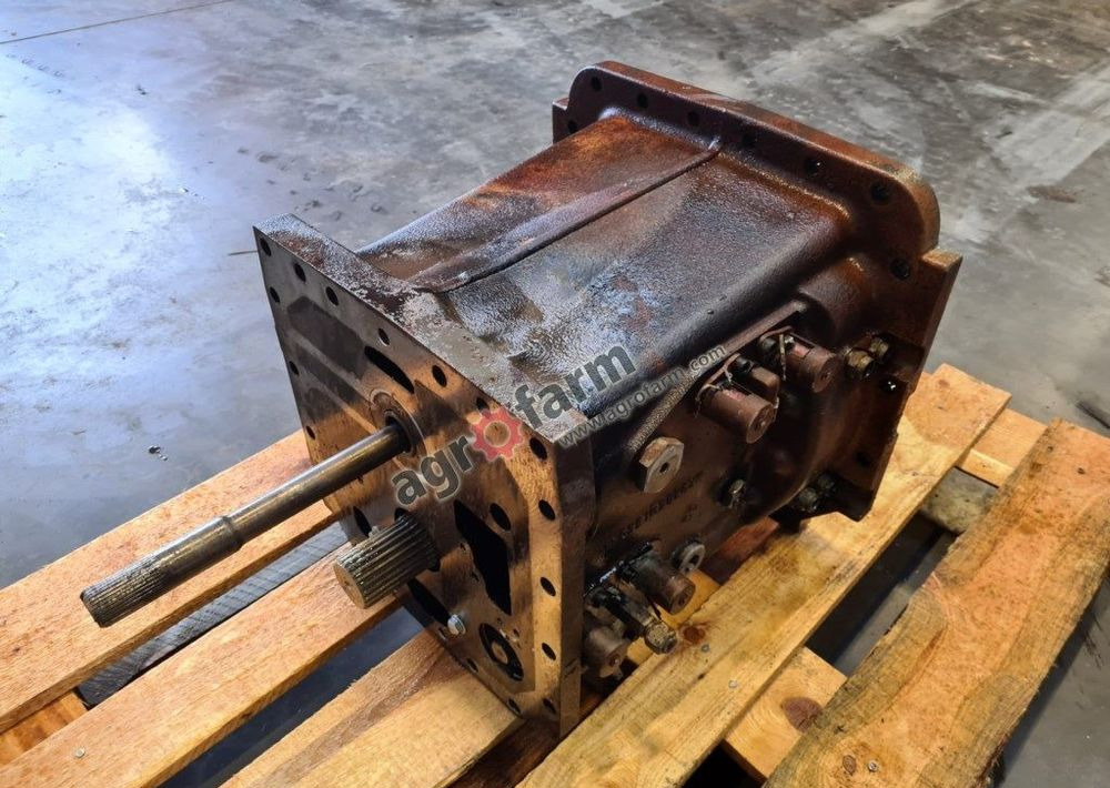 Skrzynia biegów Massey Ferguson 7616 1503B1 - Prevodovka: obrázok 1 Skrzynia biegów Massey Ferguson 7616 1503B1 - Prevodovka: obrázok 1