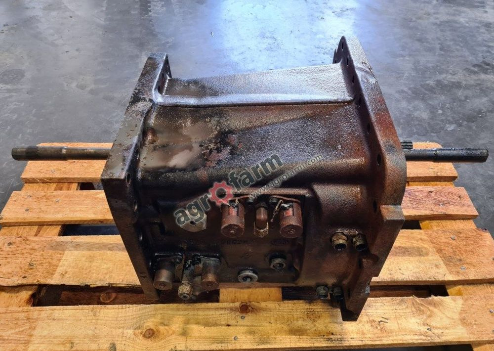 Skrzynia biegów Massey Ferguson 7616 1503B1 - Prevodovka: obrázok 2 Skrzynia biegów Massey Ferguson 7616 1503B1 - Prevodovka: obrázok 2