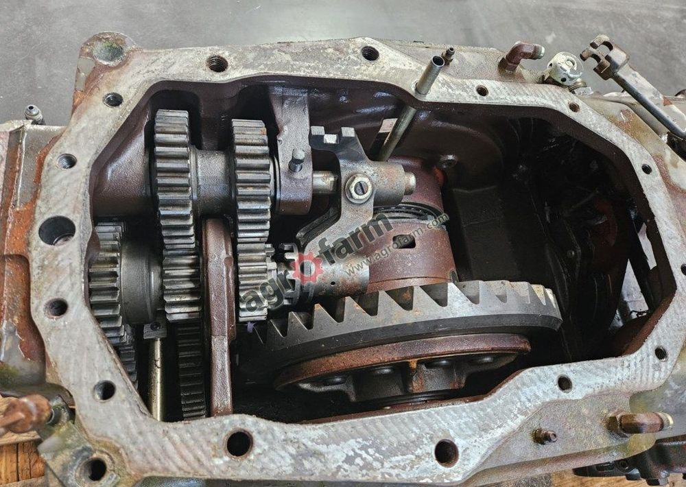 TYLNY MOST MASSEY FERGUSON 3070 3382213M4 - Prevodovka: obrázok 2 TYLNY MOST MASSEY FERGUSON 3070 3382213M4 - Prevodovka: obrázok 2