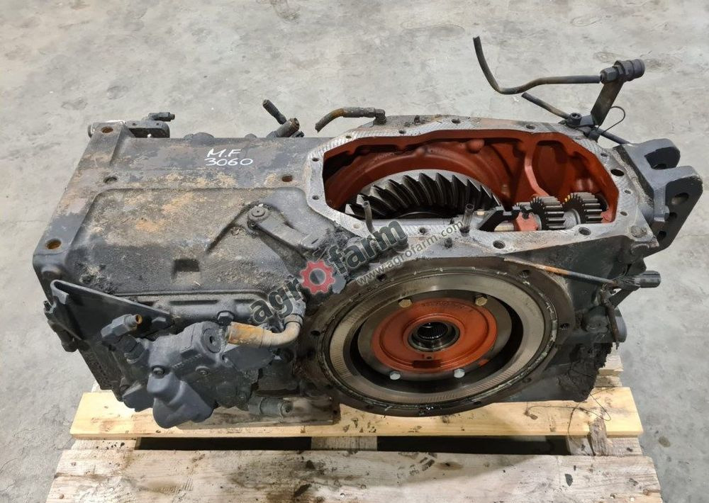 Tylny most Massey Ferguson 3080 3582429M1 - Prevodovka: obrázok 4 Tylny most Massey Ferguson 3080 3582429M1 - Prevodovka: obrázok 4