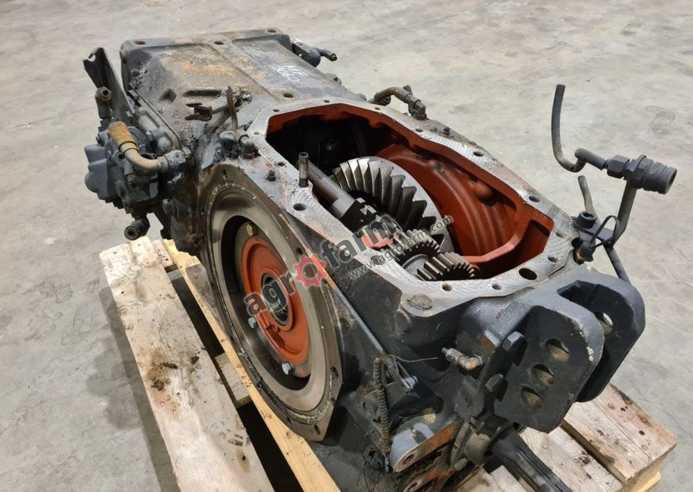 Tylny most Massey Ferguson 3080 3582429M1 - Prevodovka: obrázok 1 Tylny most Massey Ferguson 3080 3582429M1 - Prevodovka: obrázok 1