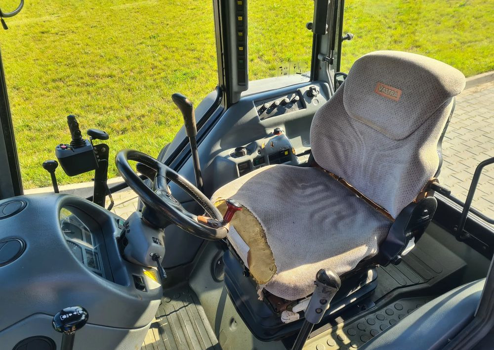 Valtra A95 - Traktor: obrázok 5 Valtra A95 - Traktor: obrázok 5