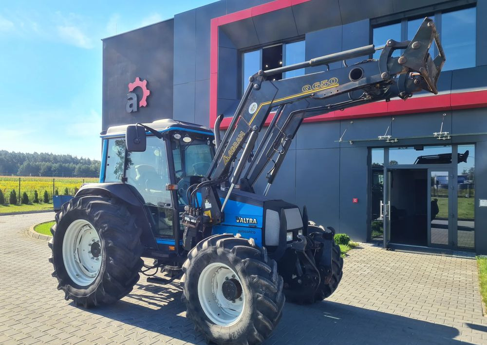 Valtra A95 - Traktor: obrázok 2 Valtra A95 - Traktor: obrázok 2