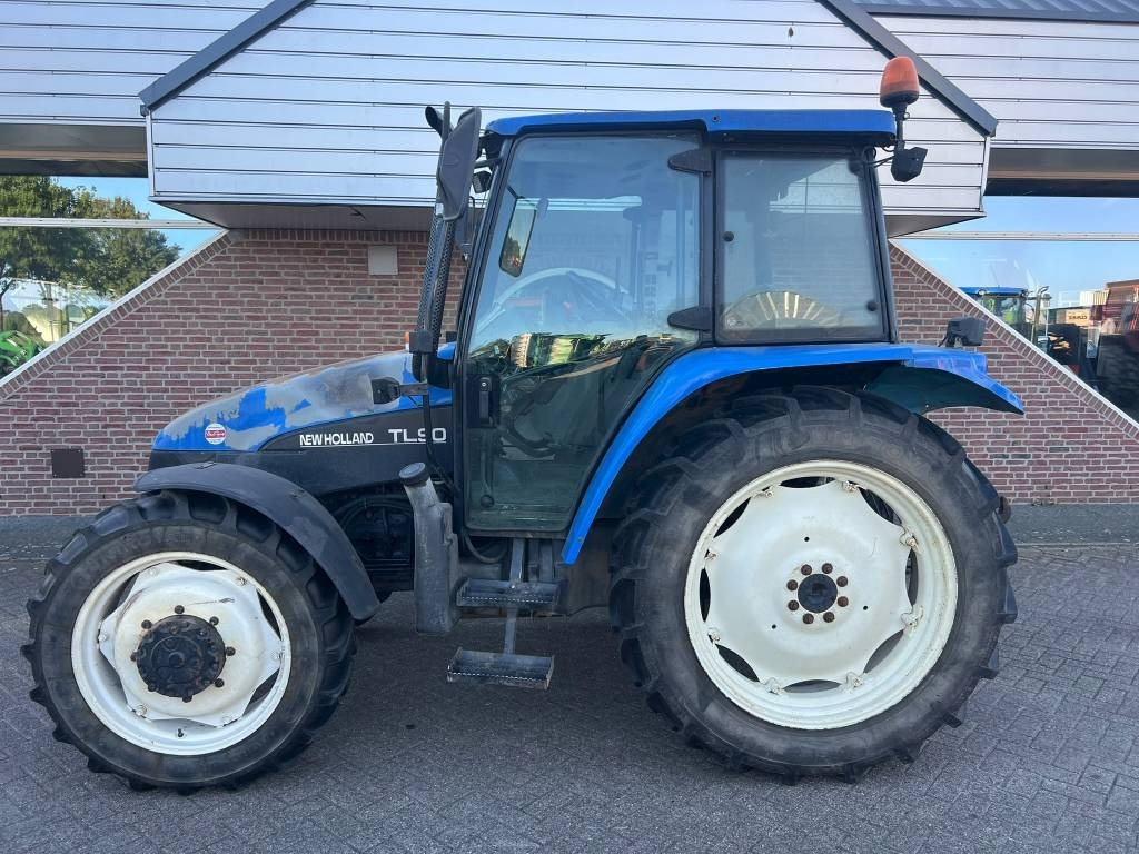 New Holland TL 90 - Traktor: obrázok 2 New Holland TL 90 - Traktor: obrázok 2