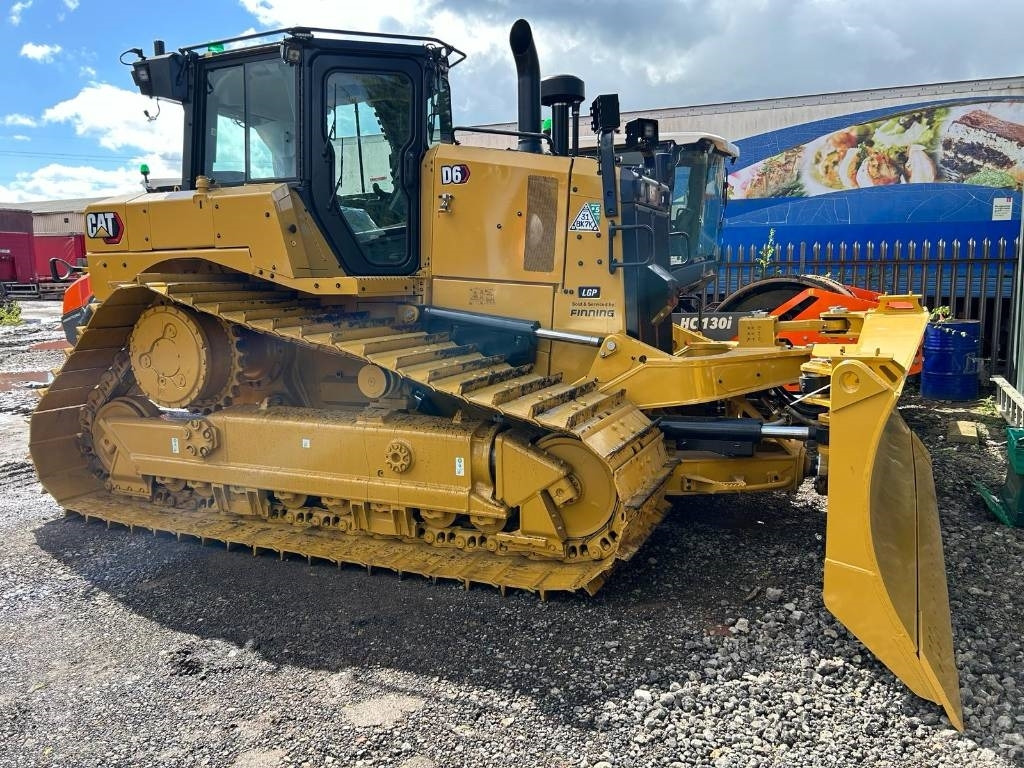CAT D 6 LGP - Buldozér: obrázok 1 CAT D 6 LGP - Buldozér: obrázok 1