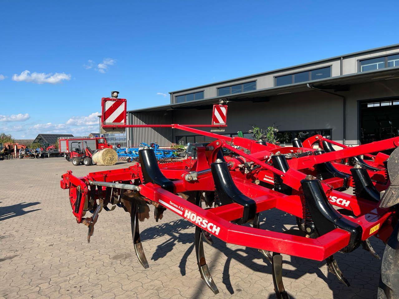 Horsch Terrano 4FX - Kultivátor: obrázok 3 Horsch Terrano 4FX - Kultivátor: obrázok 3
