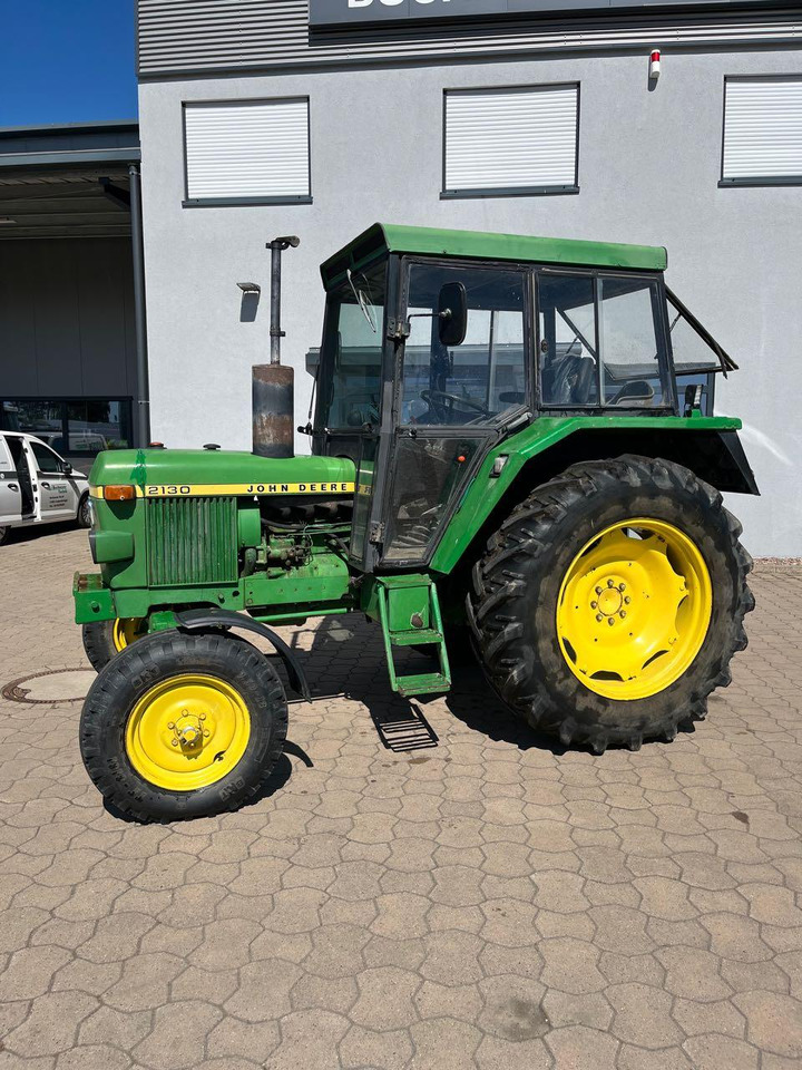 John Deere 2130 S - Traktor: obrázok 1 John Deere 2130 S - Traktor: obrázok 1