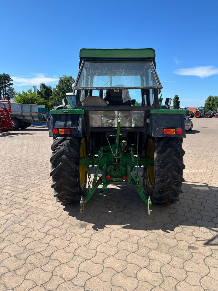 John Deere 2130 S - Traktor: obrázok 4 John Deere 2130 S - Traktor: obrázok 4