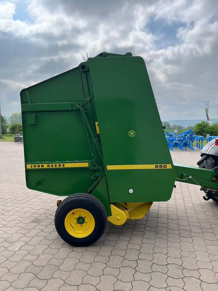 John Deere 550 - Lis na okrúhle balíky: obrázok 3 John Deere 550 - Lis na okrúhle balíky: obrázok 3