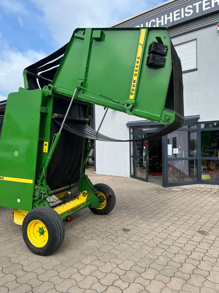 John Deere 550 - Lis na okrúhle balíky: obrázok 4 John Deere 550 - Lis na okrúhle balíky: obrázok 4