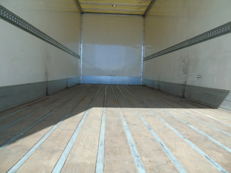 DAF XF 105 .460 + MANUAL + EURO 5 - Skříňový nákladní auto: obrázok 4 DAF XF 105 .460 + MANUAL + EURO 5 - Skříňový nákladní auto: obrázok 4